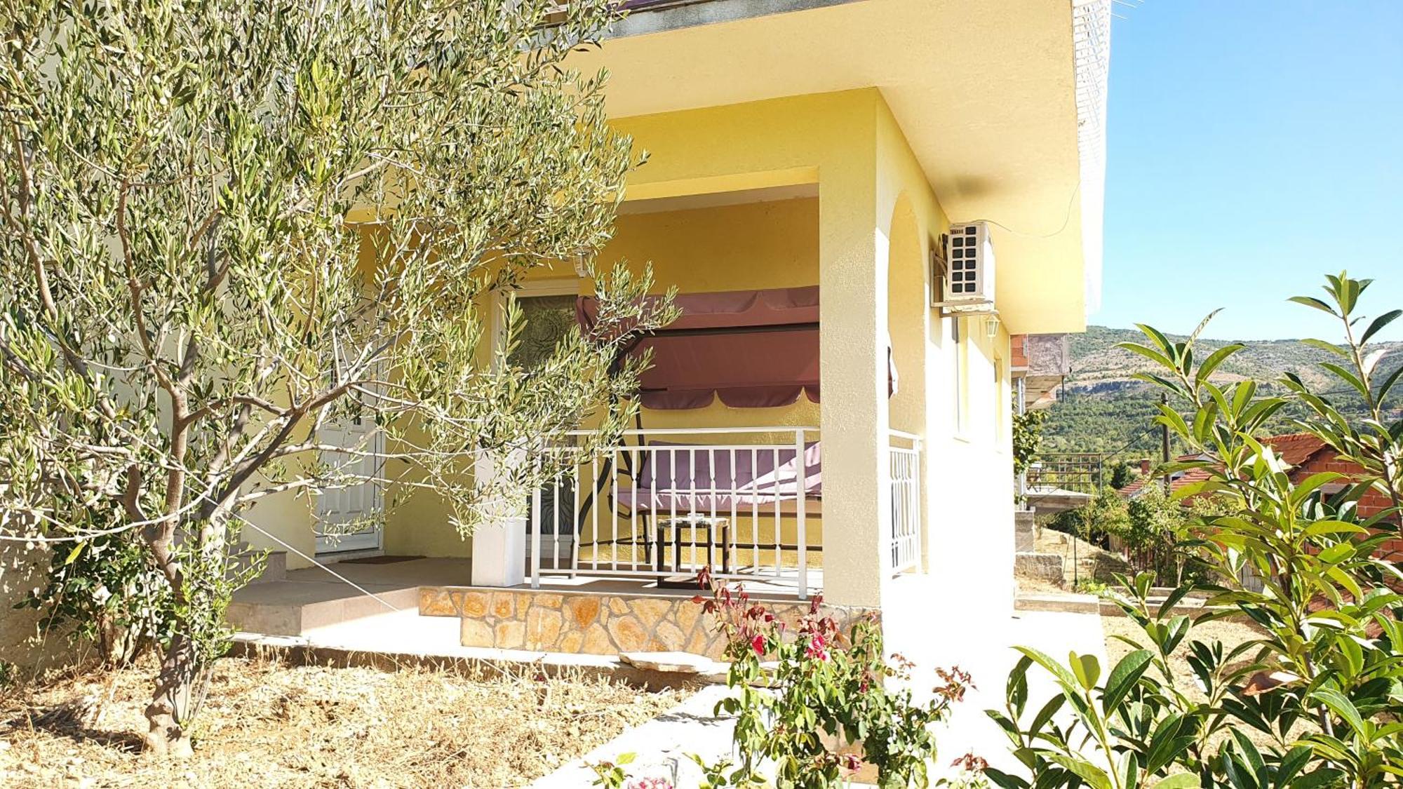 Angel Apartment Drnis Bagian luar foto